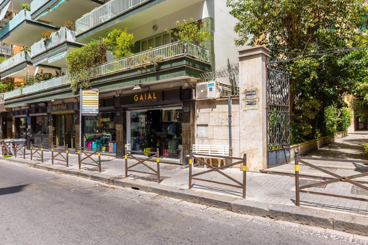 Stanzione Classy Flat At Vomero By Napoliapartments Appartamento